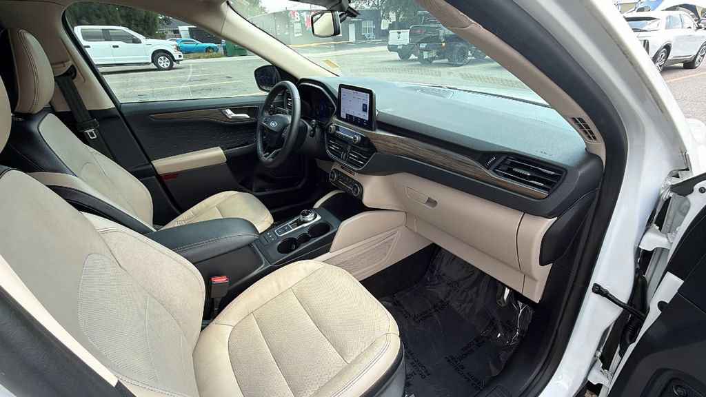 Used 2020 Ford Escape Titanium FWD image 34