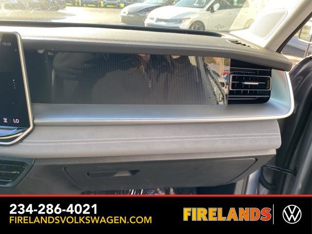 New 2025 Volkswagen Tiguan SE image 47