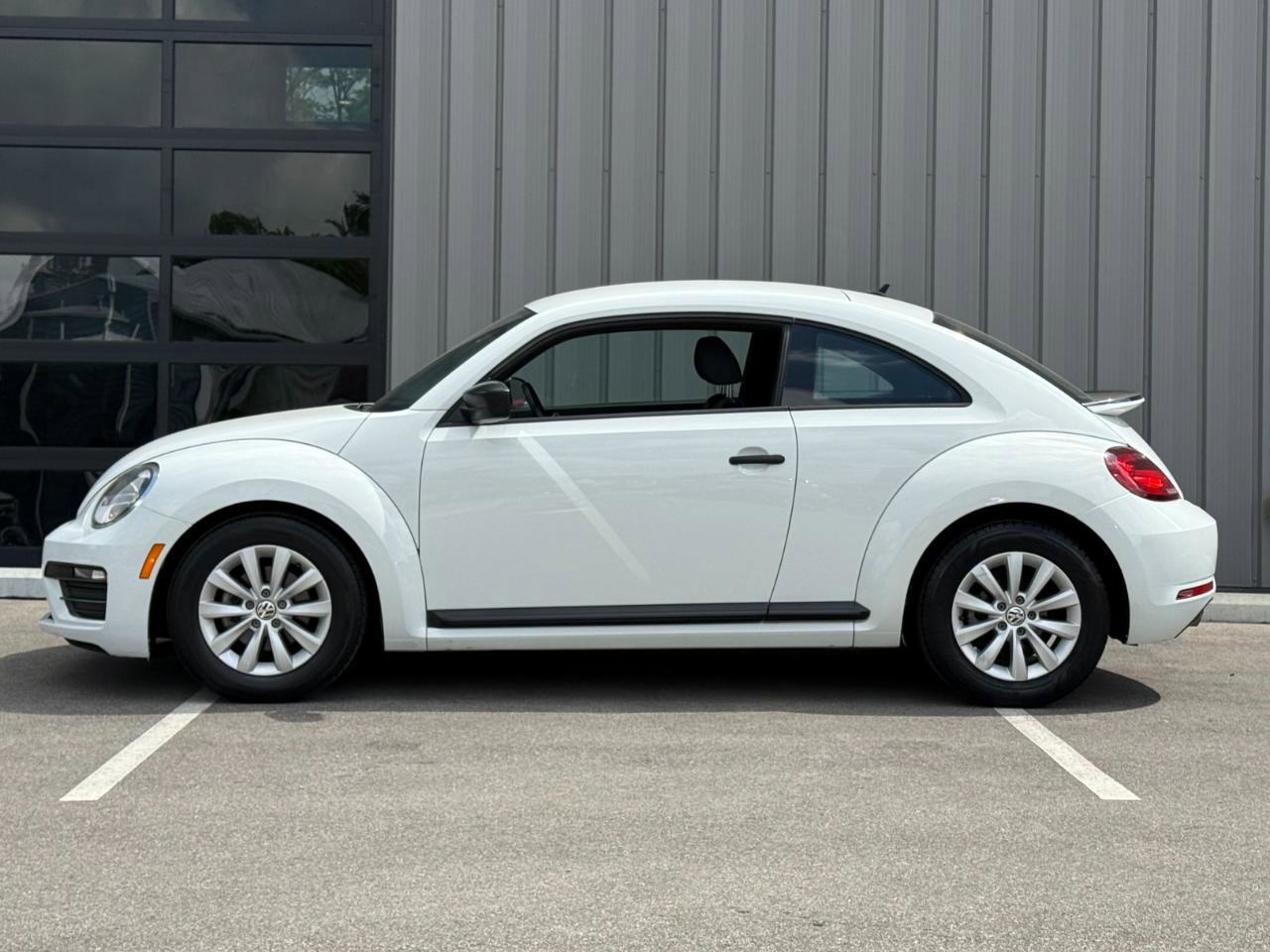 Used 2017 Volkswagen Beetle 1.8T S FWD image 8