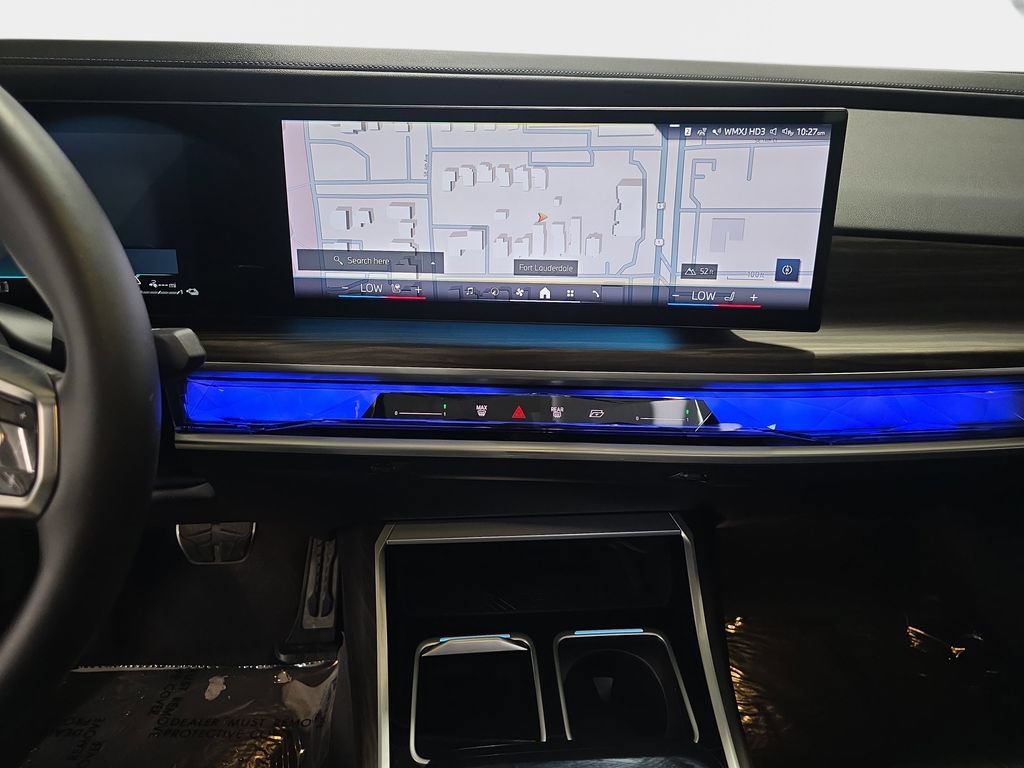 Certified 2024 BMW 750e xDrive w/ Premium Package AWD/4WD image 23