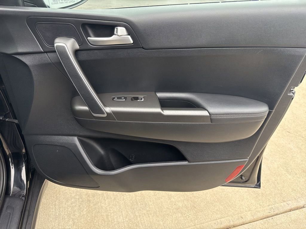 Used 2022 Kia Sportage LX image 41