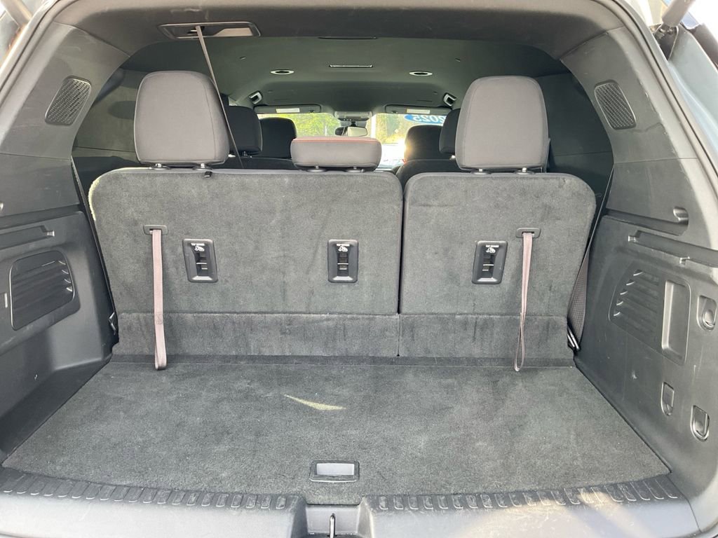 Used 2025 Chevrolet Traverse LT image 26