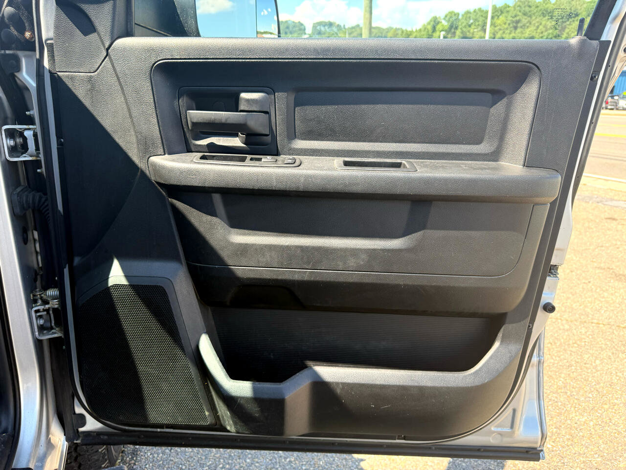Used 2015 RAM 3500 Tradesman w/ Chrome Appearance Group image 26