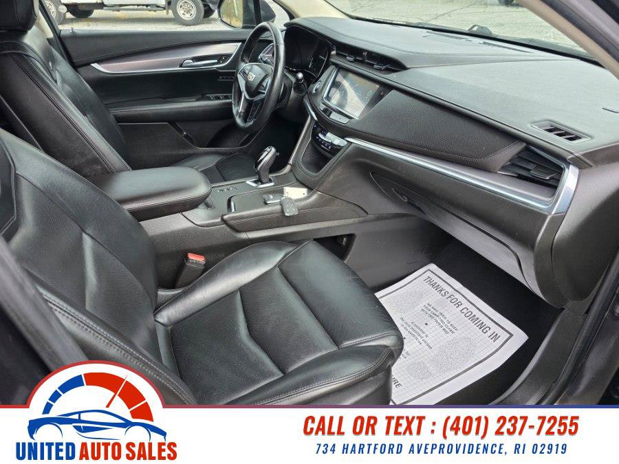 Used 2018 Cadillac XT5 Luxury w/ Driver Awareness Package AWD/4WD image 13