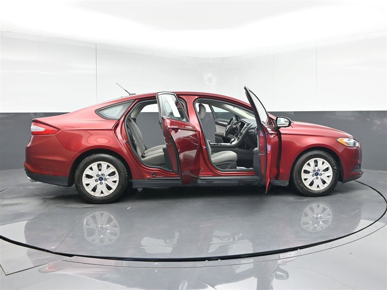 Used 2013 Ford Fusion S FWD image 39