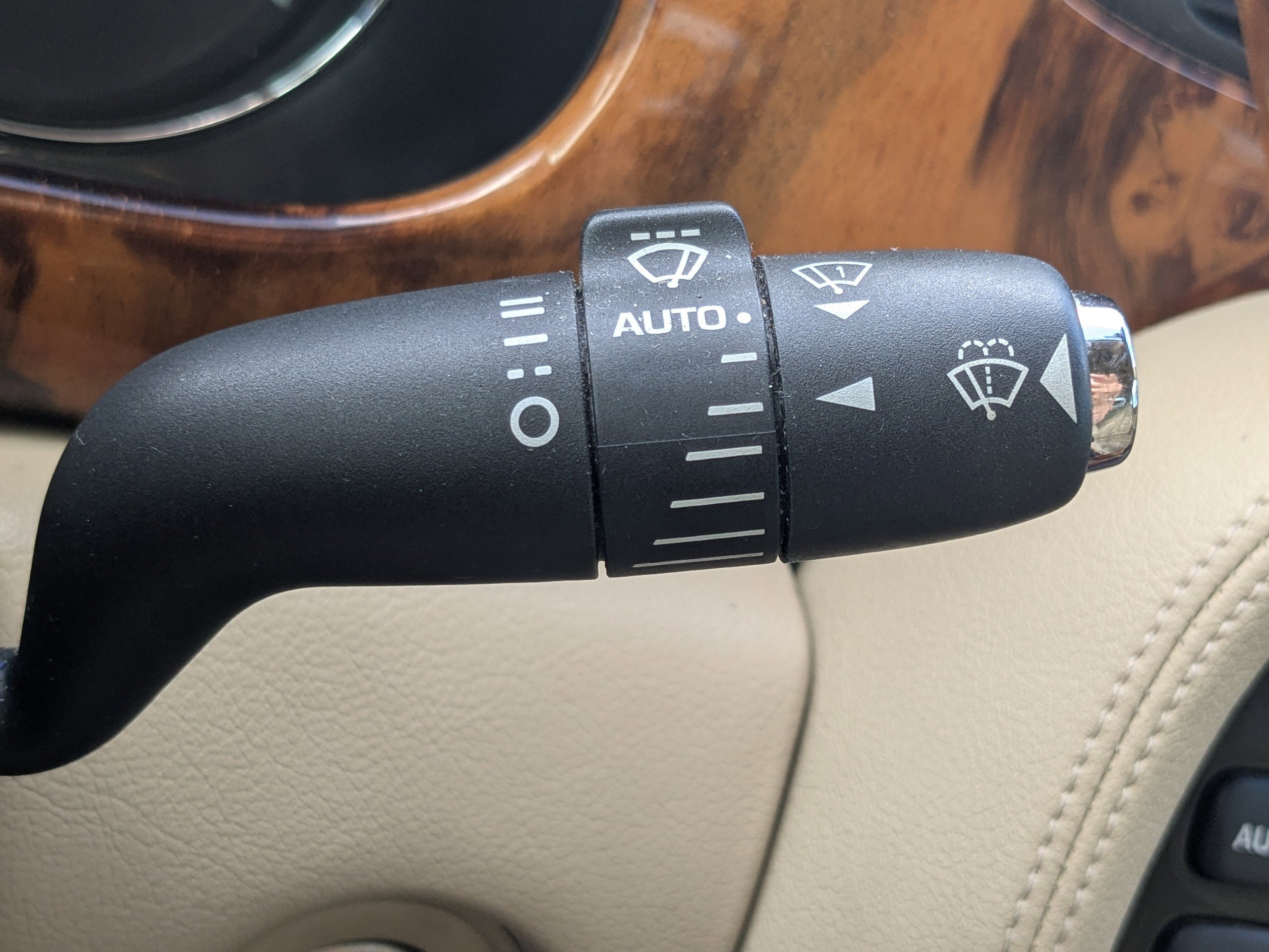 Used 2006 Jaguar XJ8 image 27