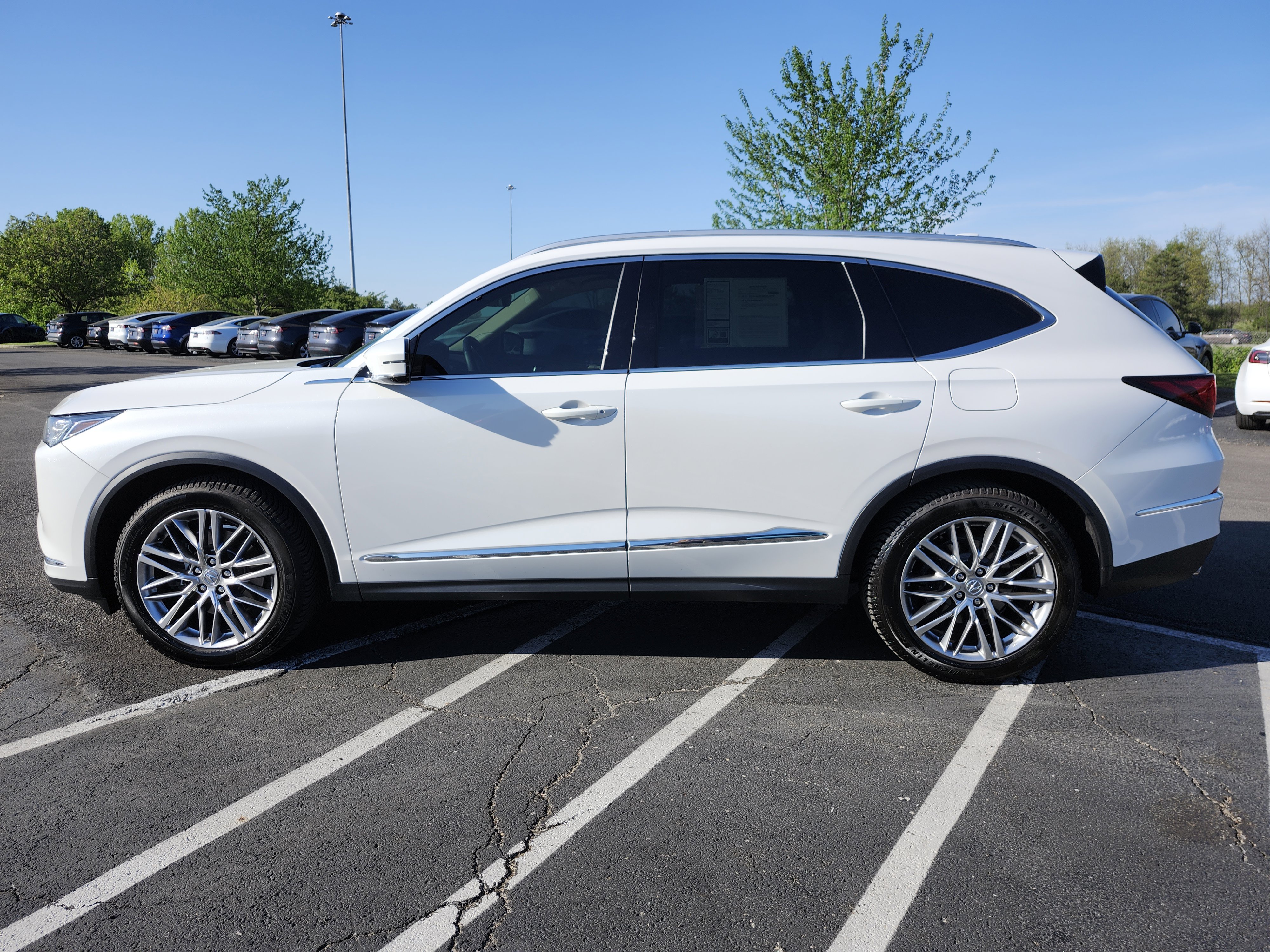 Used 2023 Acura MDX SH-AWD w/ Advance Package image 19