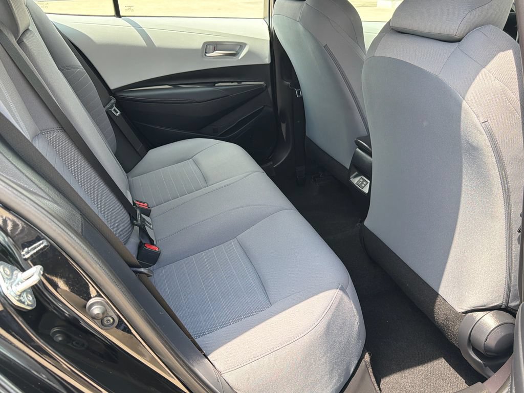 Used 2025 Toyota Corolla SE w/ SE Premium Package FWD image 13