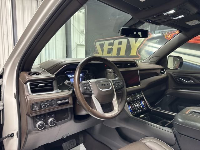 Used 2021 GMC Yukon XL Denali AWD/4WD image 6