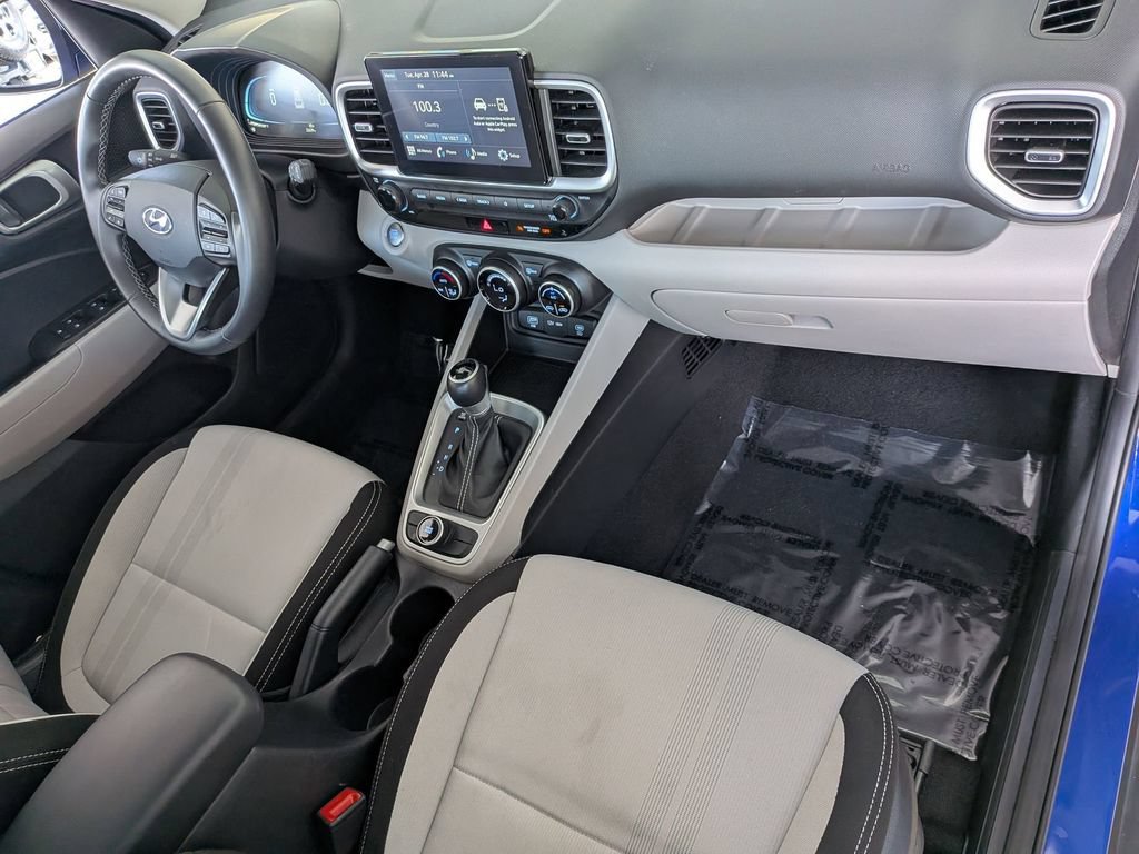Used 2025 Hyundai Venue SEL FWD image 32