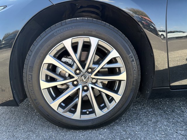 Used 2023 Lexus ES 350 w/ Accessory Package (Z2) image 5