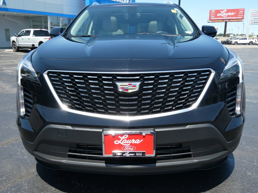 Used 2019 Cadillac XT4 Luxury w/ Cold Weather Package FWD image 10