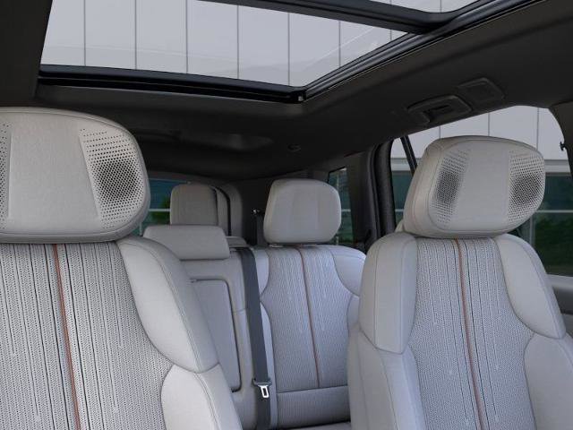 New 2026 Cadillac Vistiq Luxury image 24
