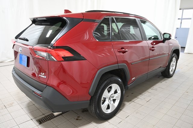 Used 2020 Toyota RAV4 LE image 12