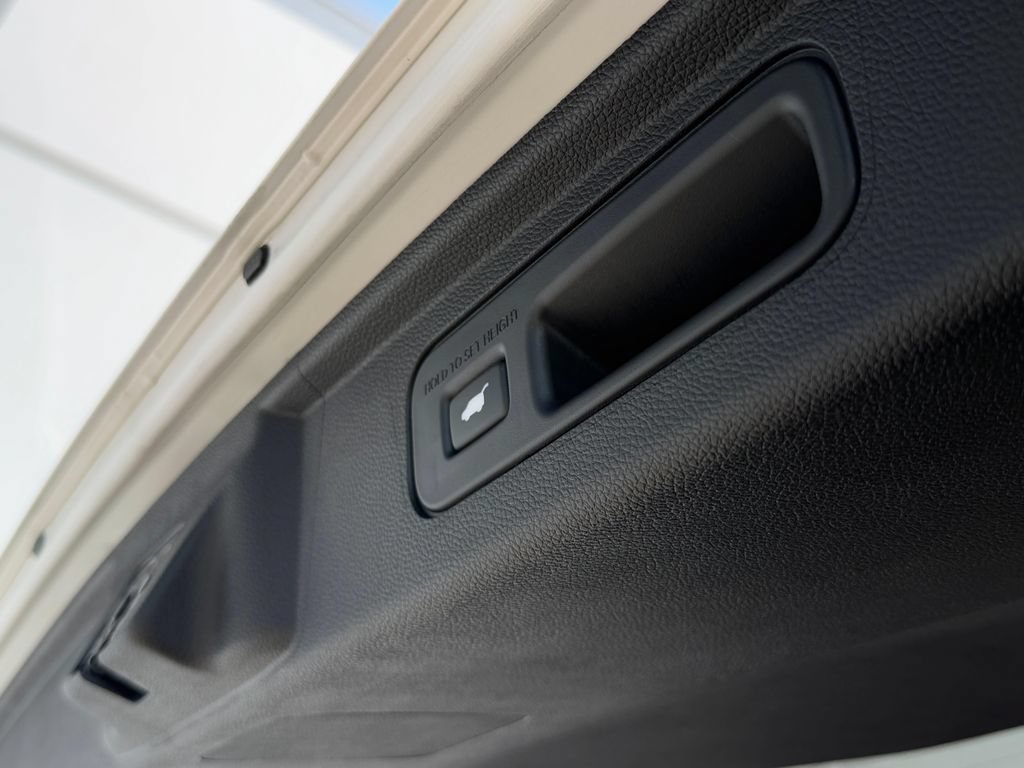 Used 2025 Honda Odyssey Touring image 31