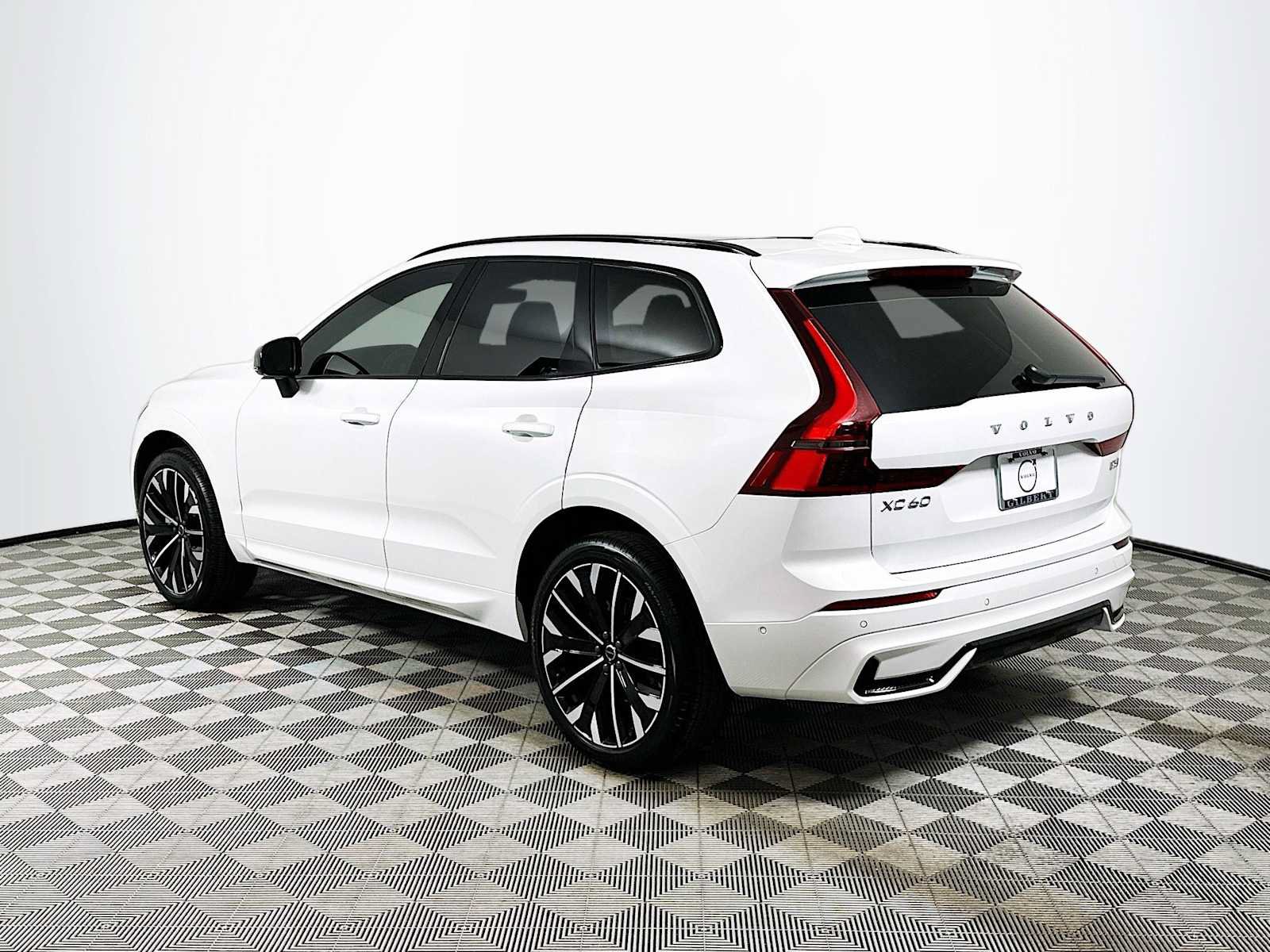 New 2026 Volvo XC60 B5 Ultra w/ Climate Package PRO AWD/4WD image 5