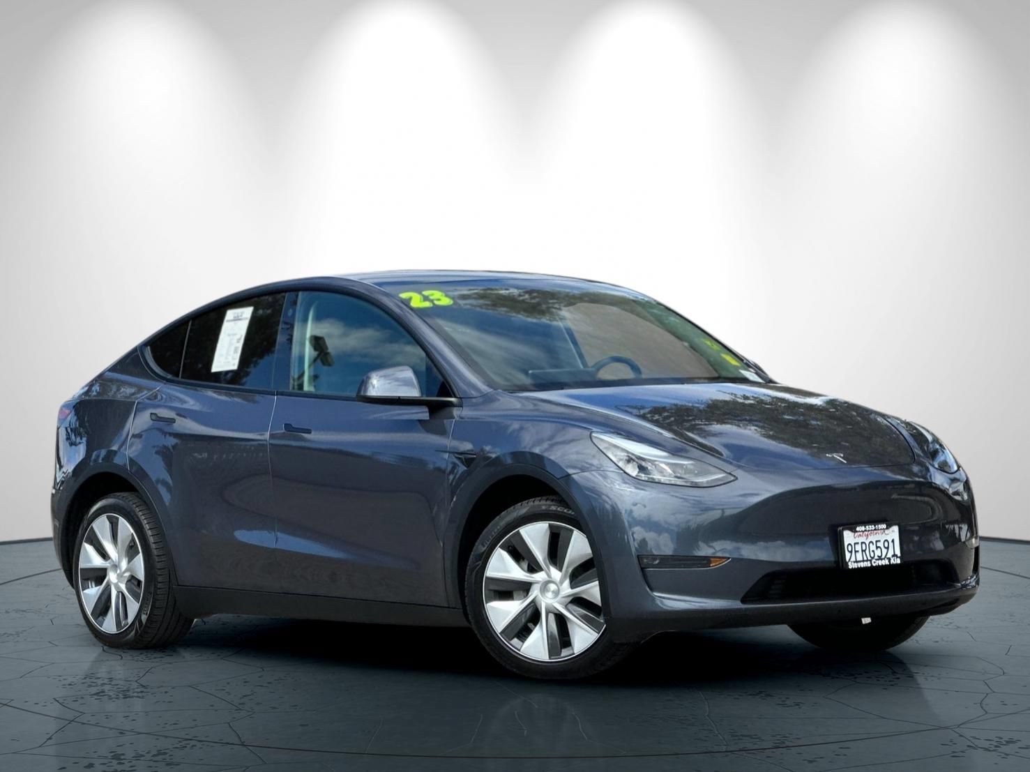Used 2023 Tesla Model Y Long Range AWD/4WD image 2