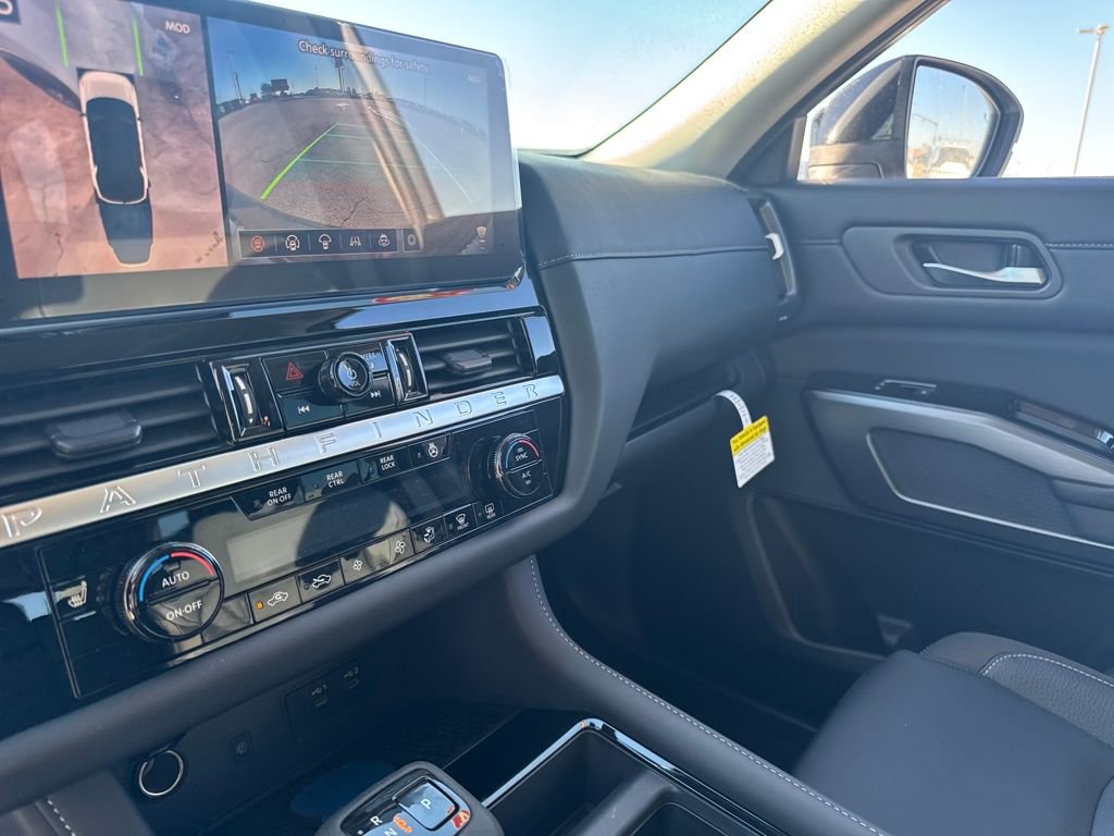 New 2026 Nissan Pathfinder SL image 21