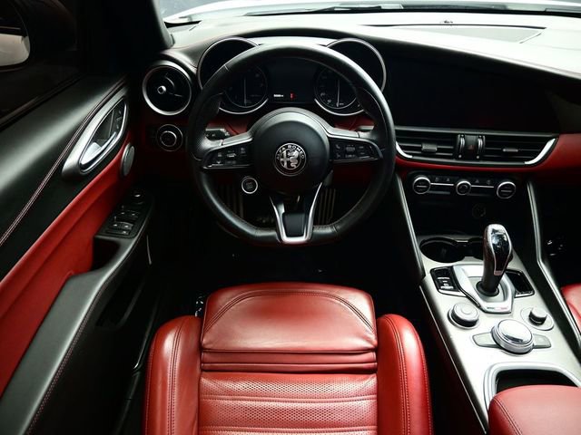 Used 2021 Alfa Romeo Giulia Ti Sport image 2