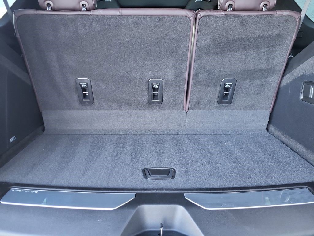 Certified 2024 Cadillac Escalade Premium Luxury Platinum image 18