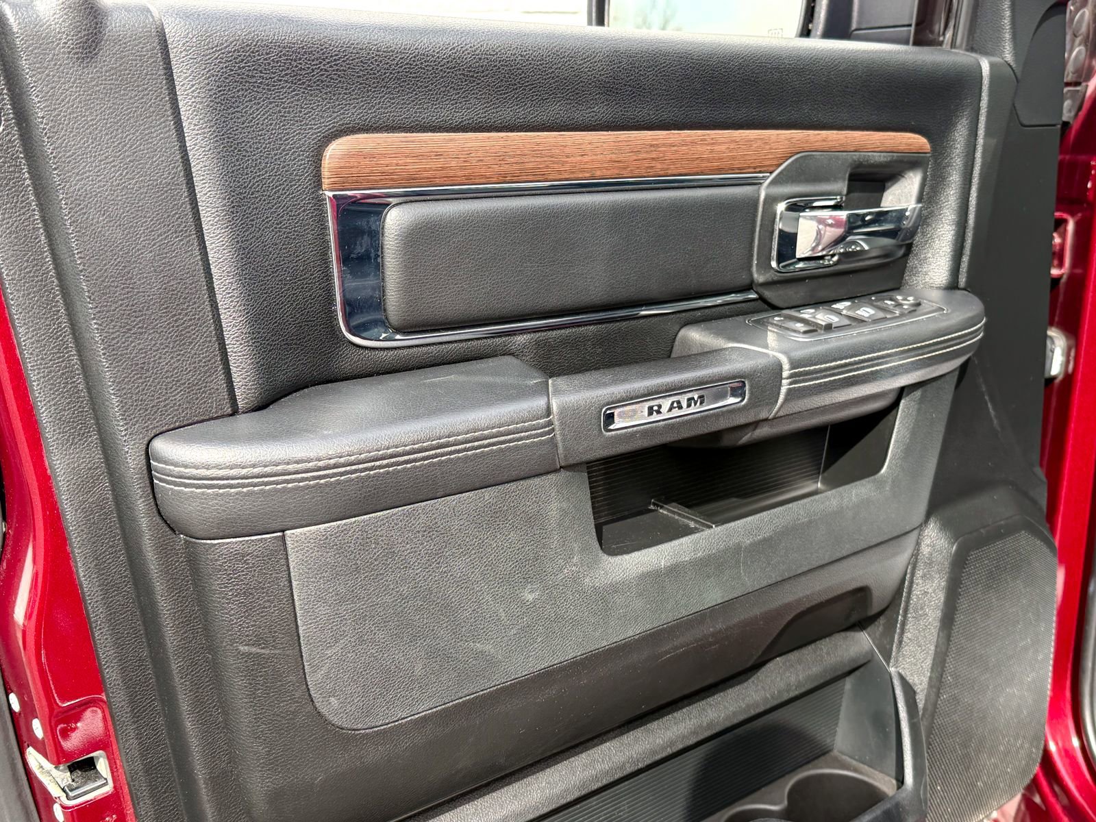 Used 2017 RAM 1500 Laramie w/ Convenience Group image 16