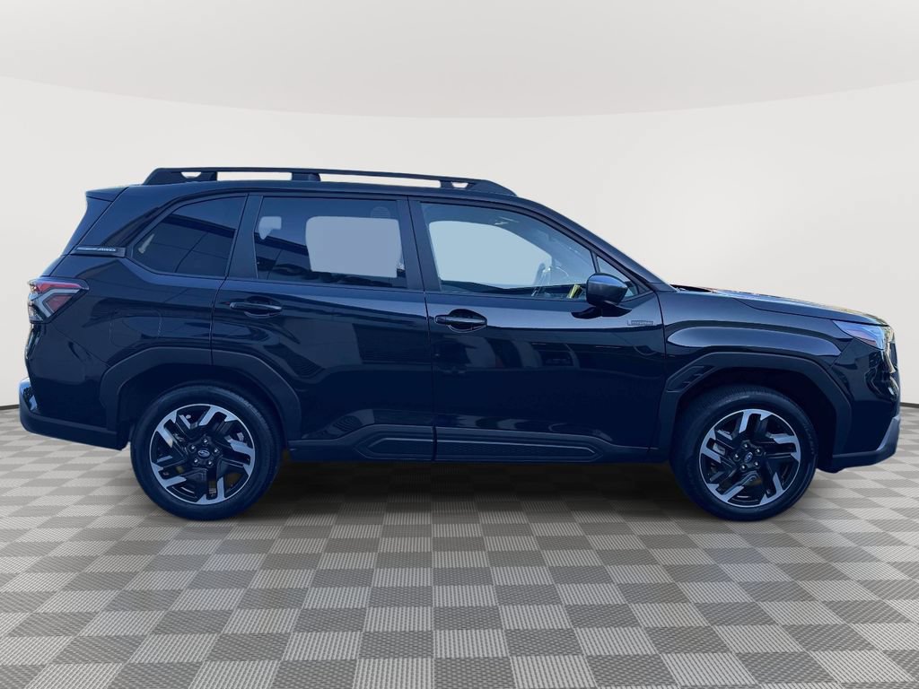 Used 2025 Subaru Forester Premium AWD/4WD image 9