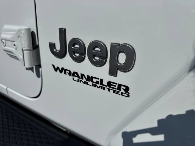Used 2019 Jeep Wrangler Unlimited Sahara w/ Advanced Safety Group AWD/4WD image 42