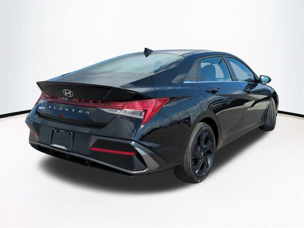 New 2026 Hyundai Elantra SEL Sport image 5