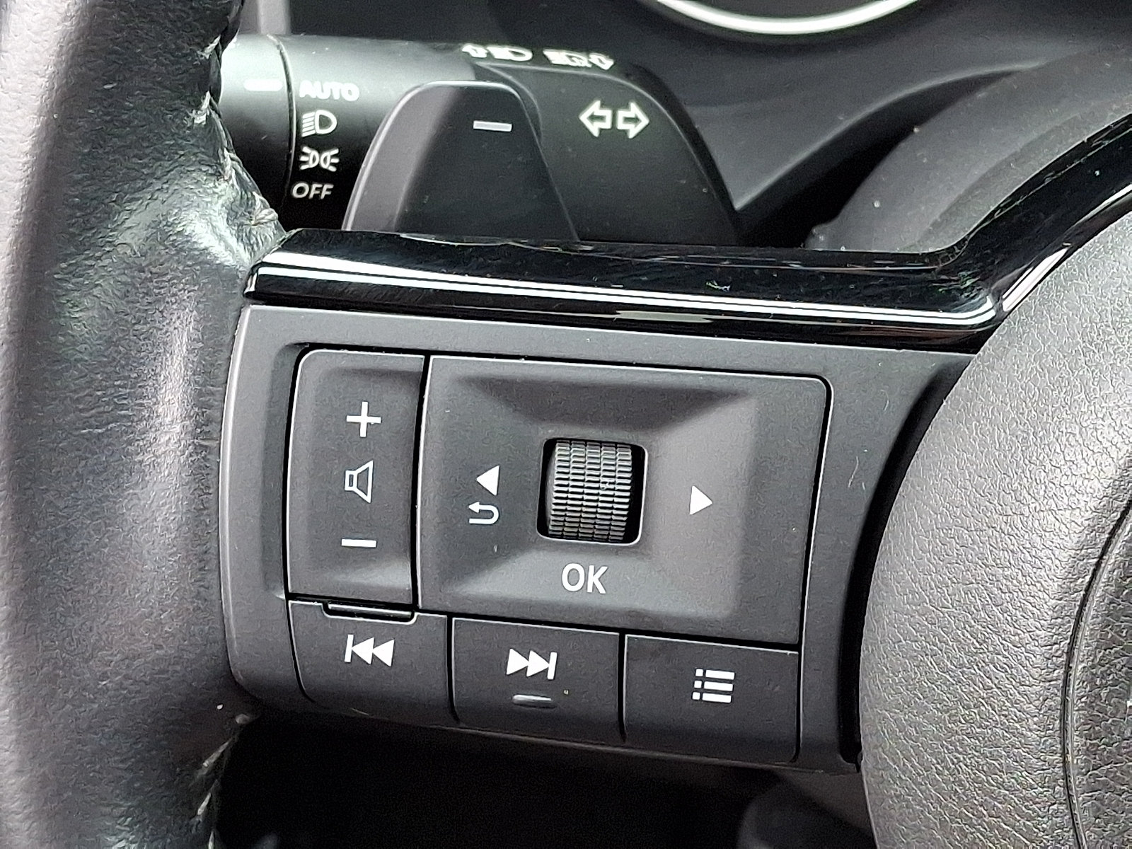 Used 2023 Nissan Rogue SV w/ SV Premium B Package AWD/4WD image 21