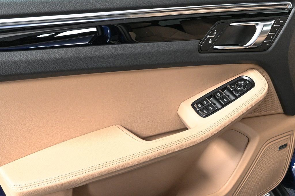 New 2026 Porsche Macan image 6