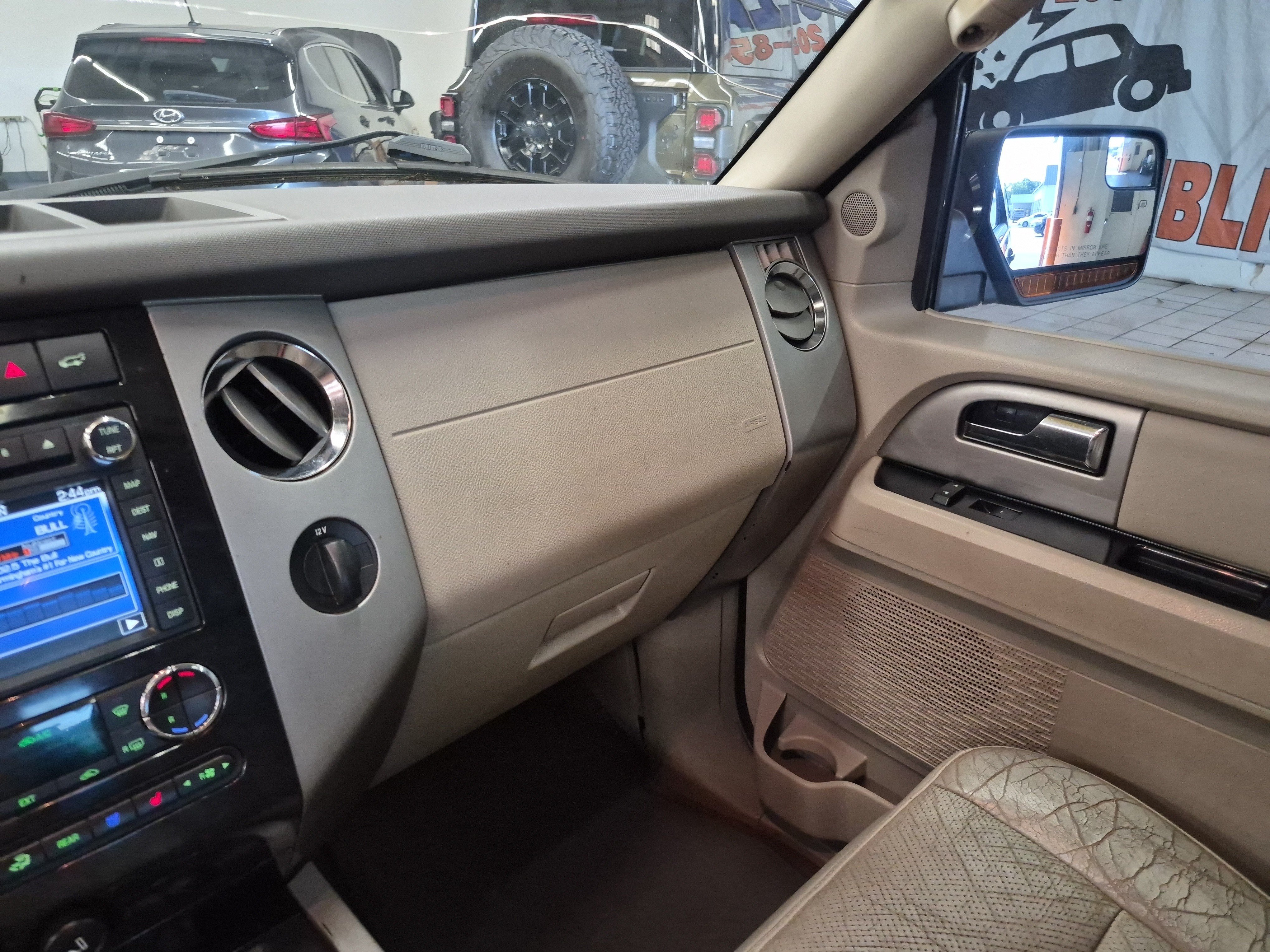 Used 2014 Ford Expedition Limited w/ Equipment Group 301A RWD image 22