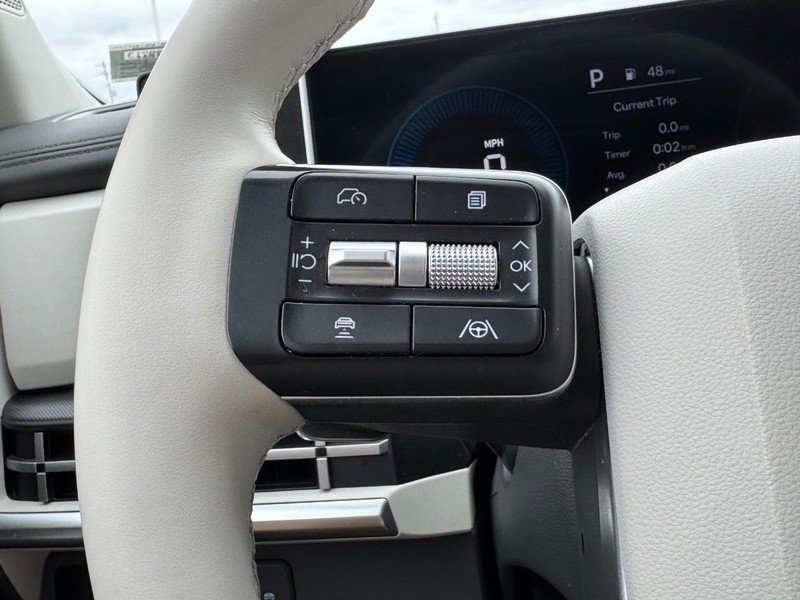 Used 2025 Hyundai Santa Fe SEL AWD/4WD image 16