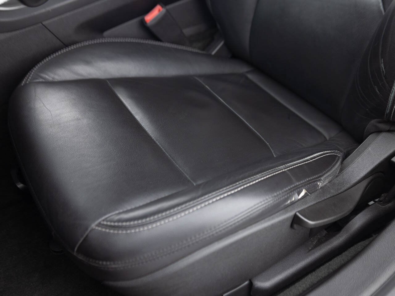Used 2013 Chevrolet Volt Premium w/ Premium Trim Package FWD image 23