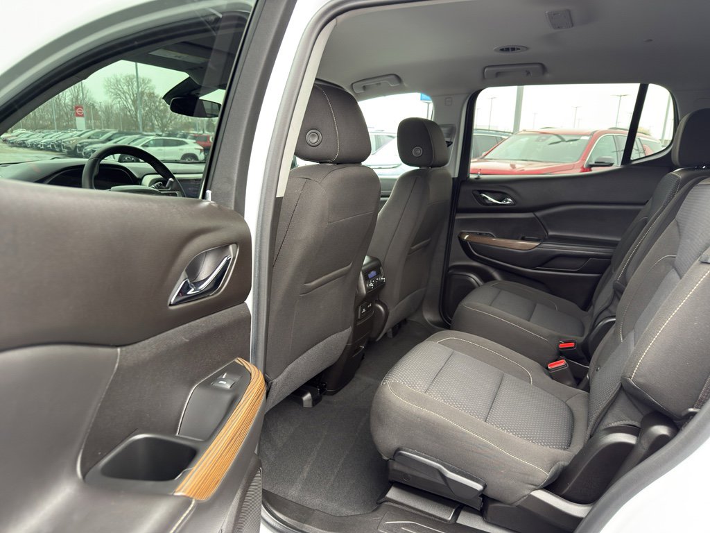 Used 2023 GMC Acadia SLE w/ Driver Convenience Package image 30