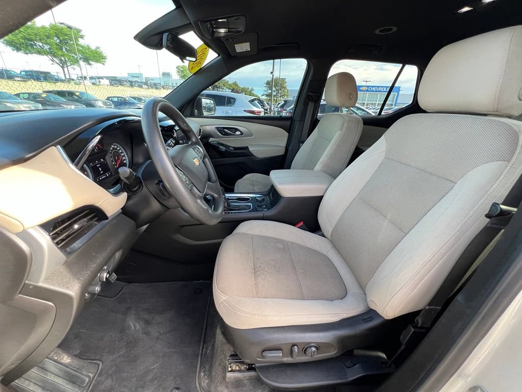 Used 2022 Chevrolet Traverse LS AWD/4WD image 18