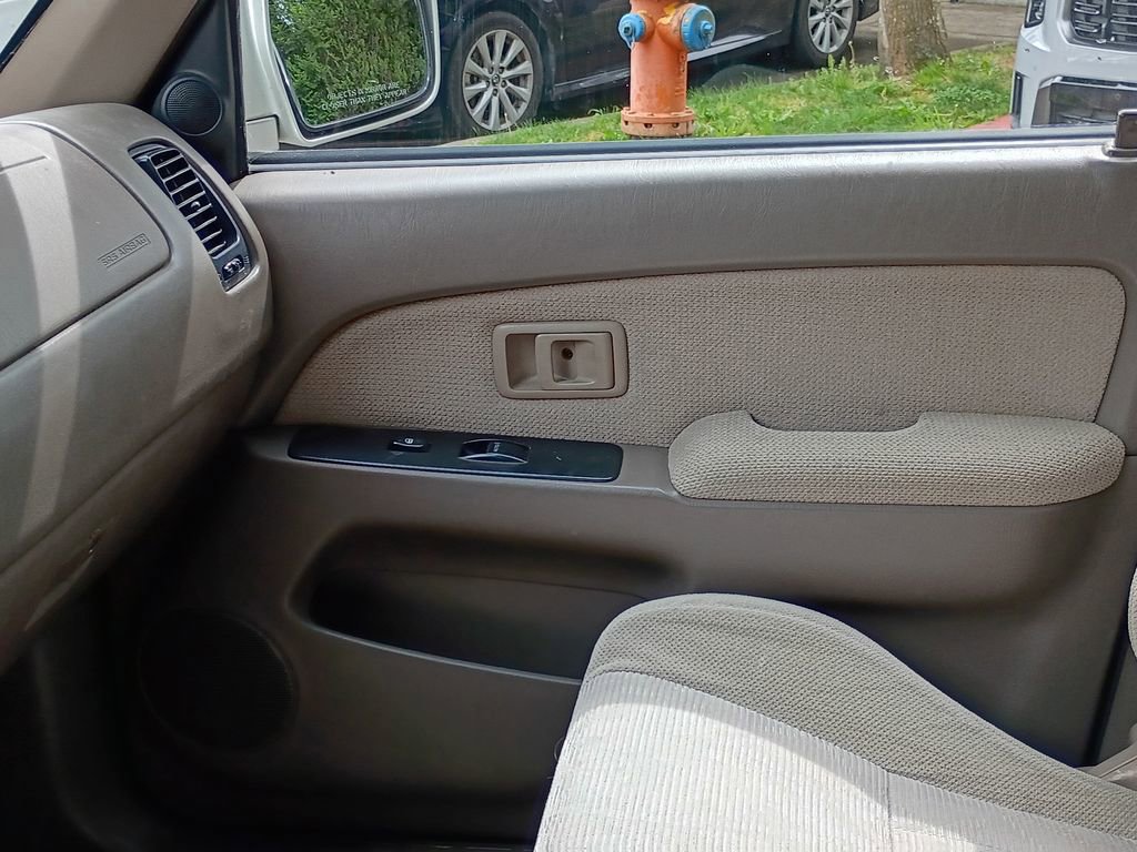Used 2000 Toyota 4Runner SR5 AWD/4WD image 19