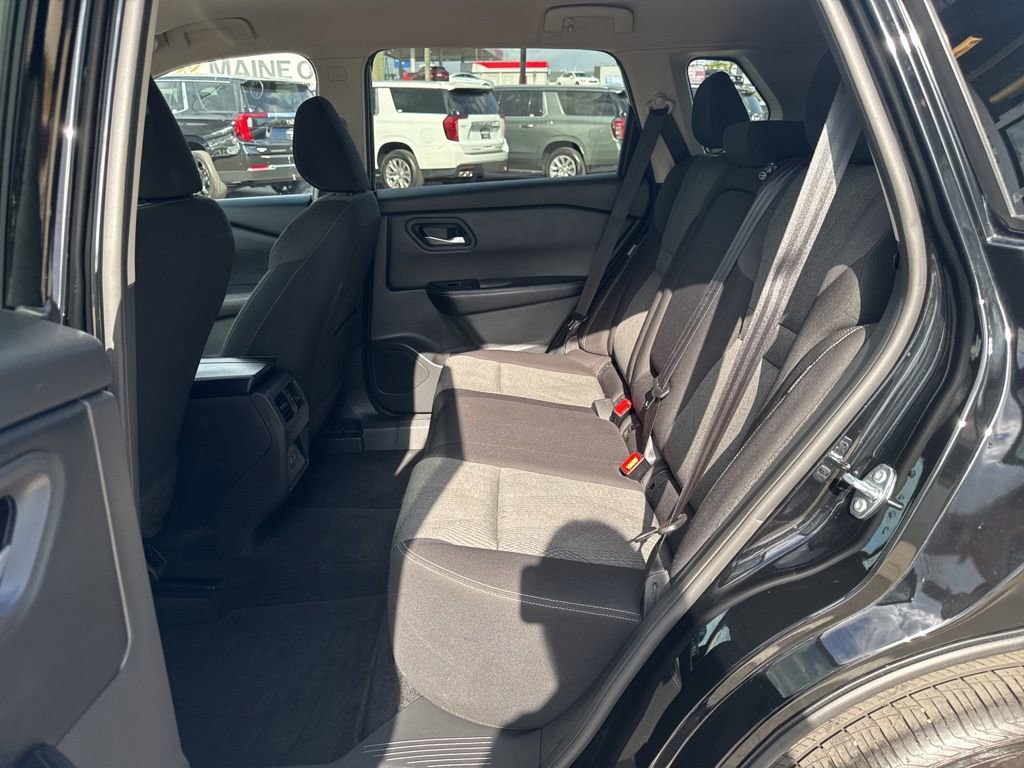 Used 2025 Nissan Rogue SV AWD/4WD image 25