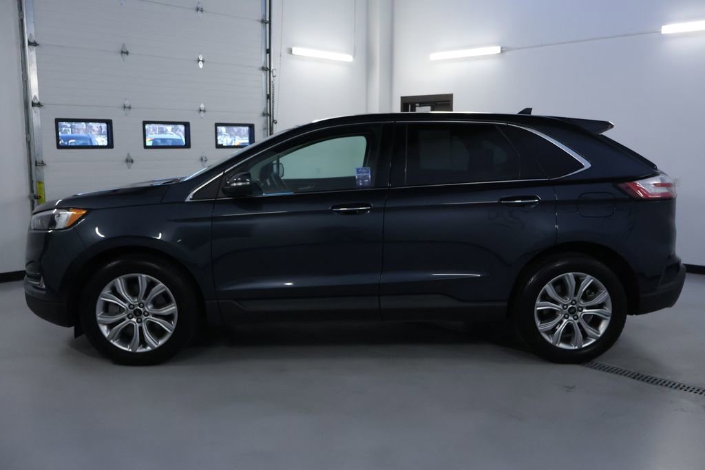 Used 2024 Ford Edge Titanium image 4