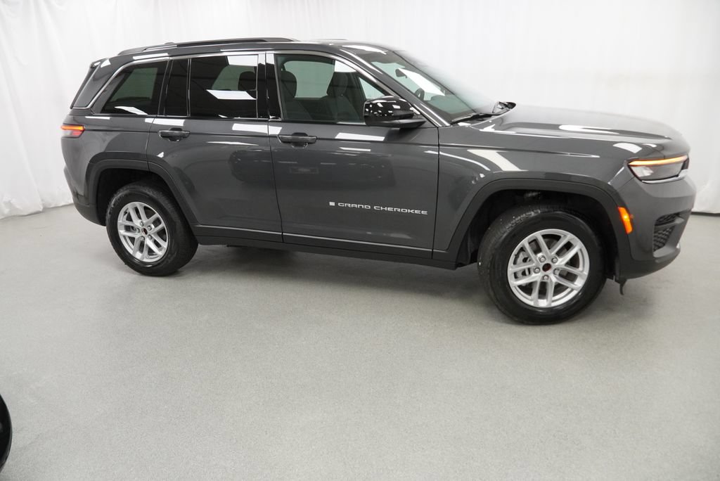 Used 2025 Jeep Grand Cherokee Laredo X AWD/4WD image 10