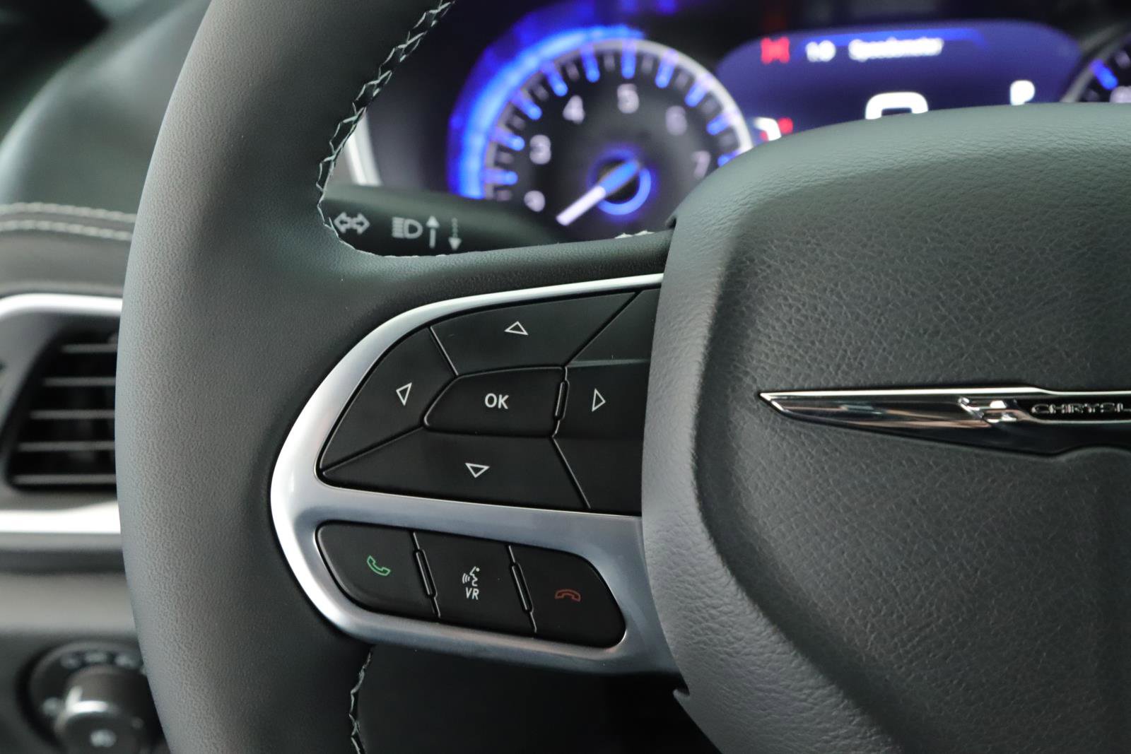 New 2026 Chrysler Pacifica Select image 10