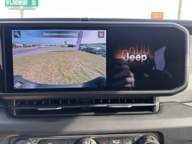 New 2025 Jeep Gladiator Sport image 24