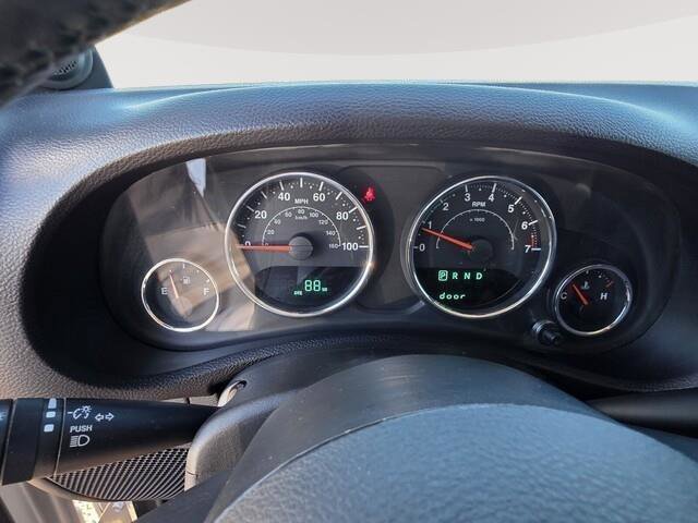 Used 2012 Jeep Wrangler Sahara image 26