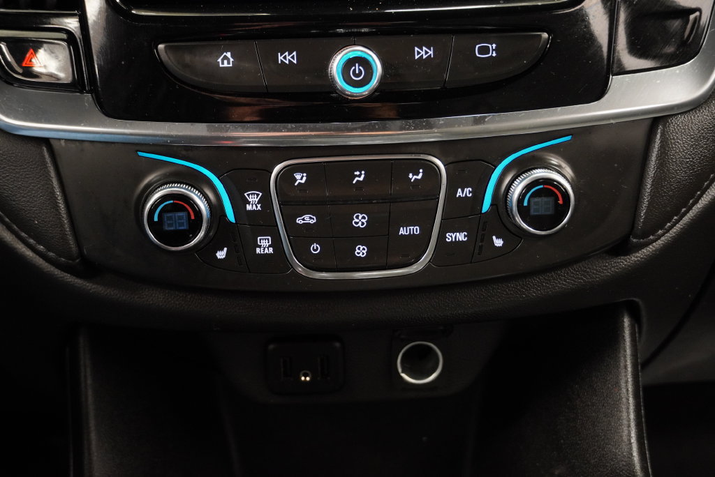Used 2023 Chevrolet Traverse LT FWD image 22
