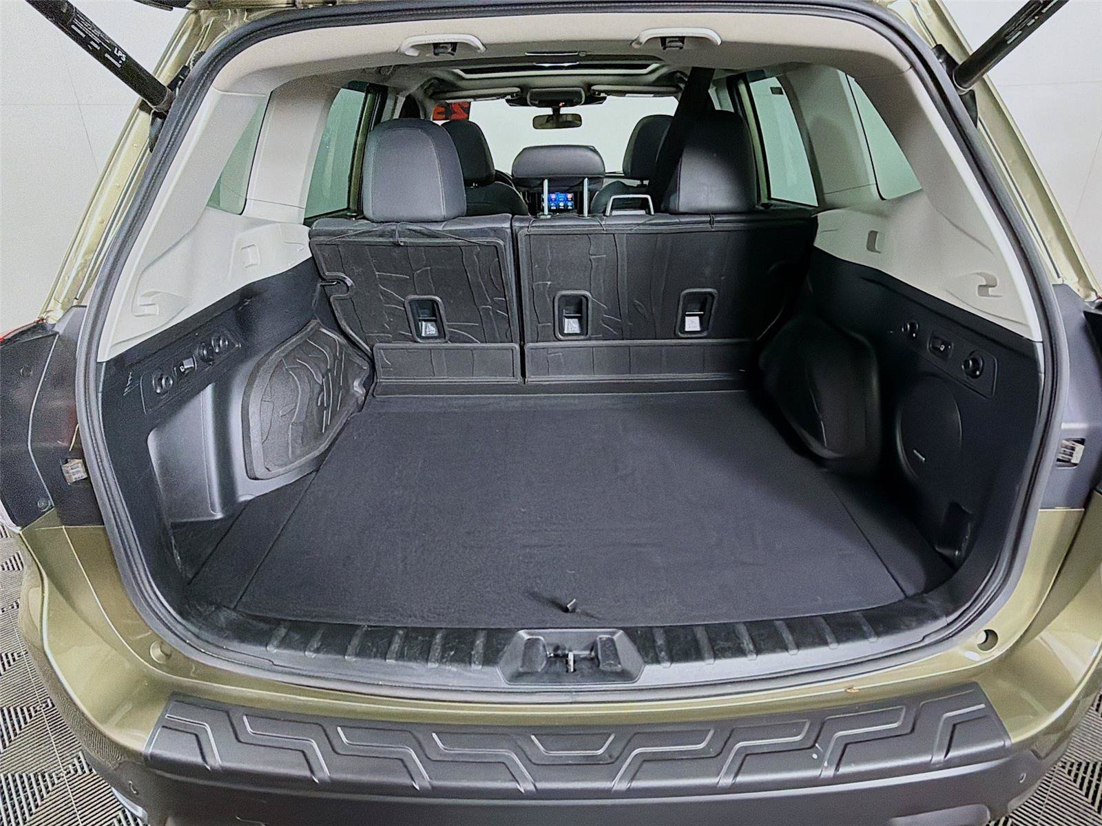 Used 2023 Subaru Forester Limited AWD/4WD image 14