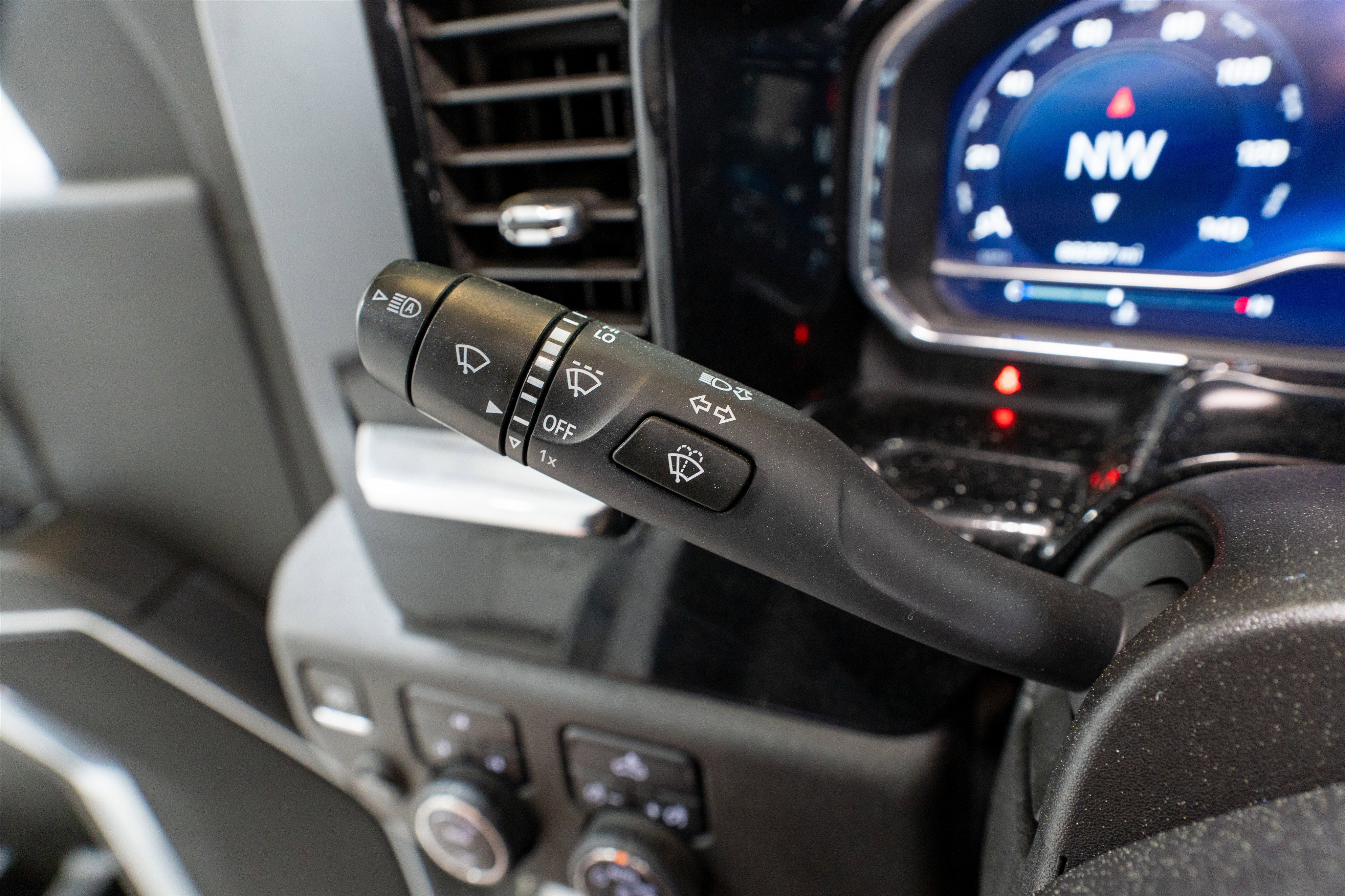 Used 2024 Chevrolet Silverado 2500 LT w/ Convenience Package image 27