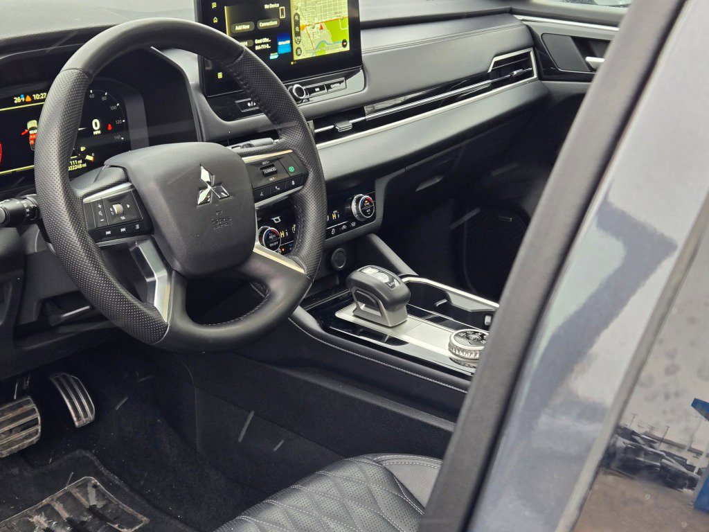 Used 2025 Mitsubishi Outlander SEL image 25