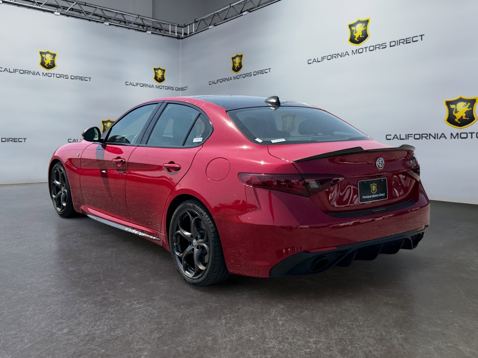 Used 2017 Alfa Romeo Giulia Ti w/ TI 19" Sport Package image 3