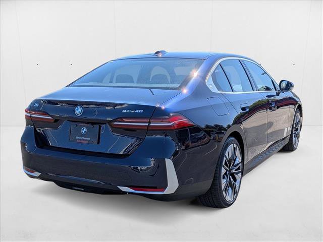 New 2026 BMW i5 eDrive40 image 2