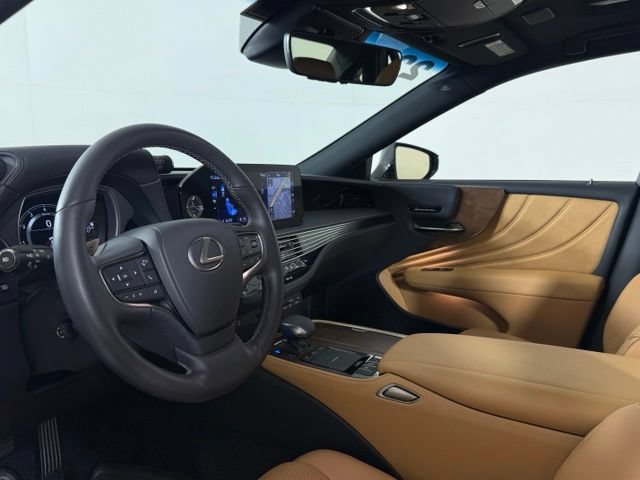 Used 2022 Lexus LS 500 w/ Accessory Package (Z2) RWD image 4