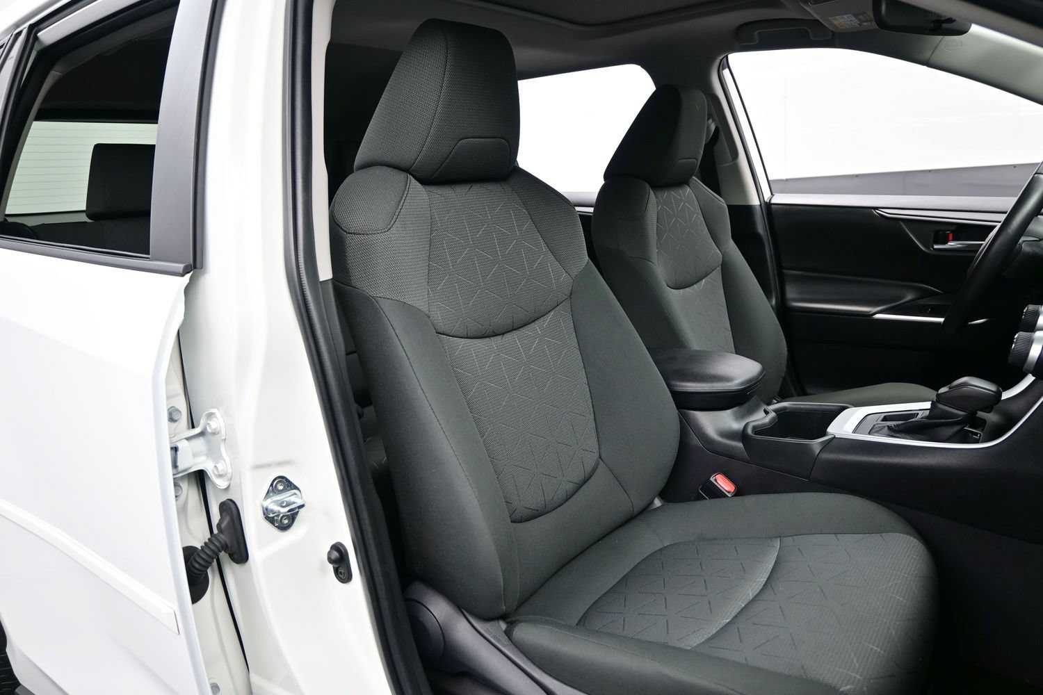 Used 2022 Toyota RAV4 XLE w/ Convenience Package AWD/4WD image 14